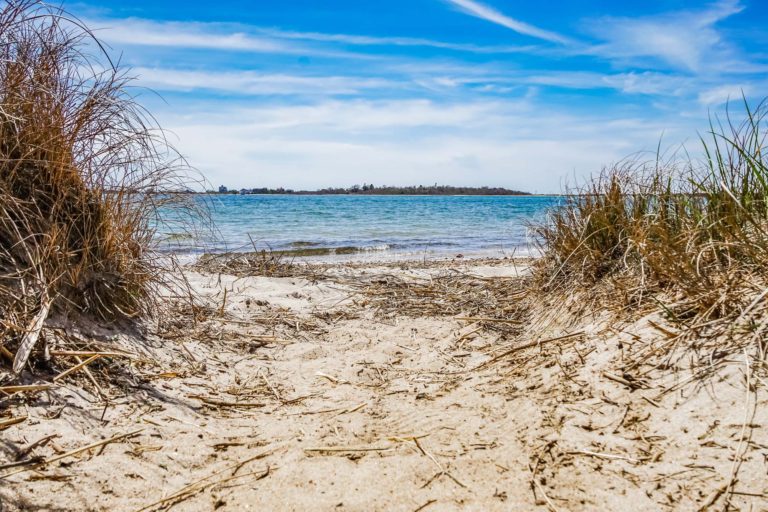 Photo of access to the beach